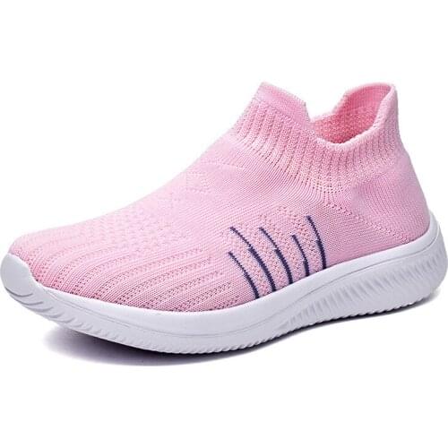 2021 Summer New Breathable Knitted Womens Shoes Luminous Student Running Fitness Casual Shoes Ladies Sneakers