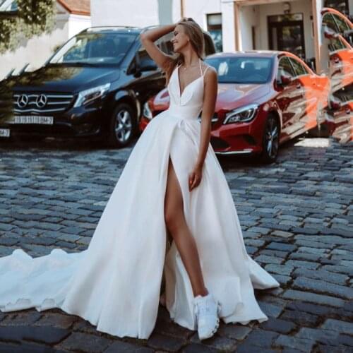 Spaghetti Straps Backless Wedding Dress A-Line V-Neck Pleated Satin Bridal Gowns Dubai High Split Brides Dress