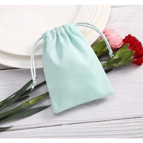 50 Green Flannel Bags Chic Wedding Favor Drawstring Bags Skincare Products Packaging Pouches Suede Pouch Necklace Jewelry Bags