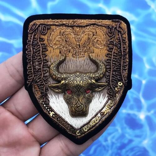 Fashion Shield Metal Bull Head Badges T-shirt Clothing Decorated Motifs Embroidery Patches Sequins Crafts DIY