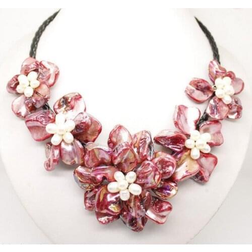 Hot sale new Style >>>>>Stunning Handmade Red Freshwater Pearl Sea Shell Flower Leather Necklace 18"