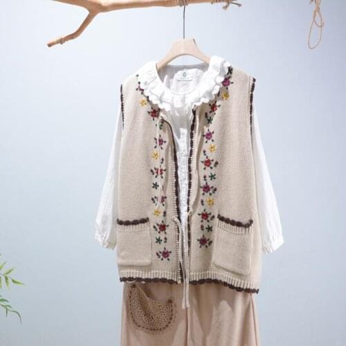 New Spring Fresh Sweet Sleeveless vest Top knitting embroidery flower sweater Women casual Vest