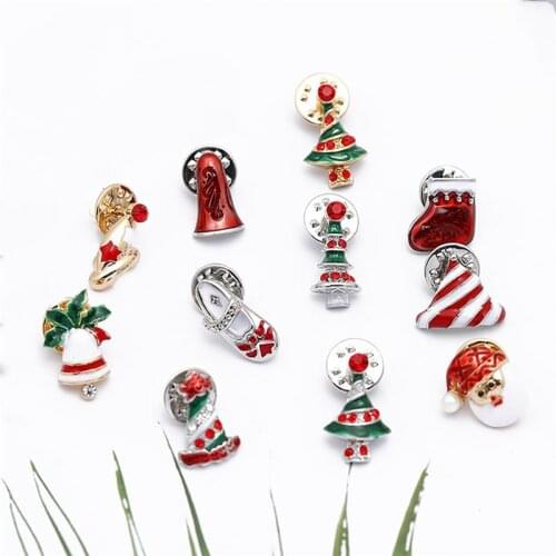 Christmas Brooch Pin Mini Santa Hat Sock Tree Bell Cartoon for Women Christmas Suit Pins Vintage Gift Jewelry Accessories
