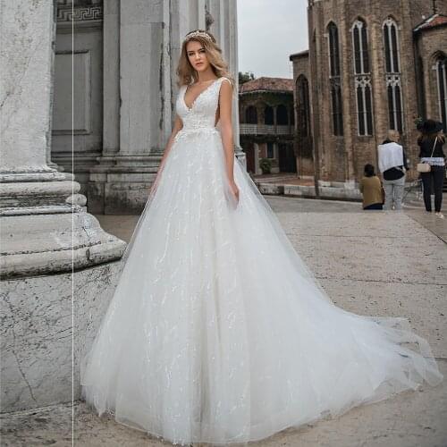 A Line Shiny Wedding Dresses with Lace Appliques V-neck Open Back Tulle Bridal Gowns Vestido de Noiva Sleeveless Bride Dress