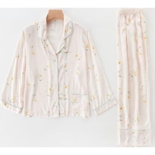 2021 Pajamas Womens Autumn Long Sleeve Retro Yellow Lily Tribute Viscose Printed Homewear Pajamas Women Cotton Clothes