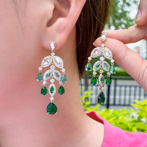 CWWZircons Royal Green Cubic Zirconia Crystal Dangling Leaf Drop Luxury Long Chandelier Earrings for Women Wedding Jewelry CZ957