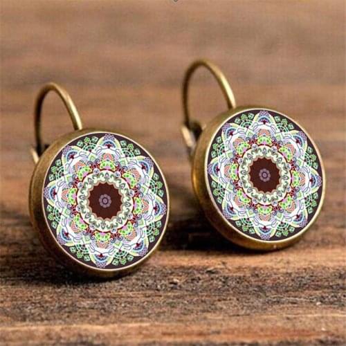 Hyperbole Atique Gold Color Cabochon Stud Earrings For Women Ethnic Flower Pattern Boucle D'oreille Indian Jewelry