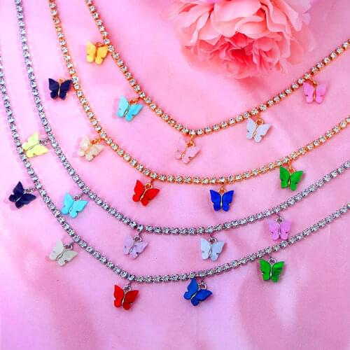JJFOUCS Sweet Candy Colors Acrylic 5 Butterfly Pendant Necklace for Women Shine Crystal Tennis Chain Choker Necklace Jewelry