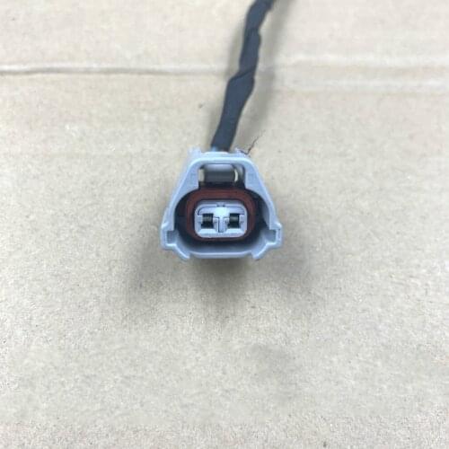 Car nozzle plug connector with wire for Toyota Land Cruiser Crown Lexus LS400 LS430 ES300 GS300