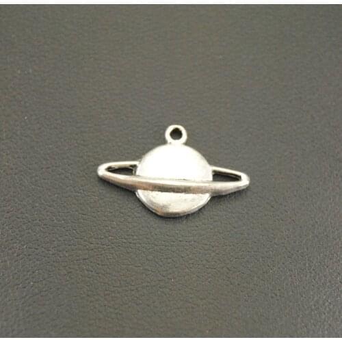 30pcs Silver Color Saturn Planet Charms Pendant DIY Metal Bracelet Necklace Jewelry Findings A624