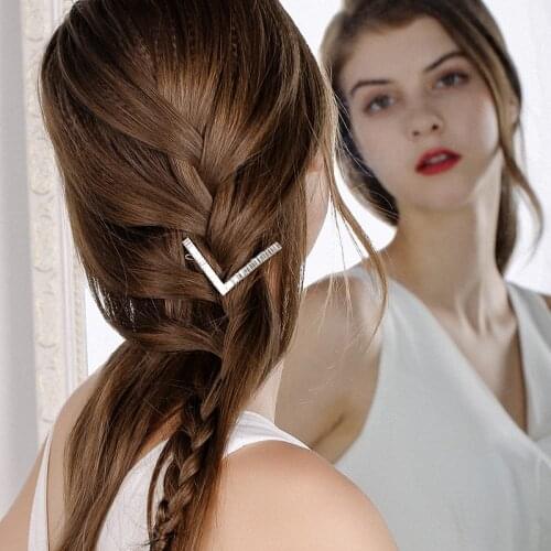 DARA Fashion Simplicity Letter V Shaped Pearl Women Tiara Trendy 2021