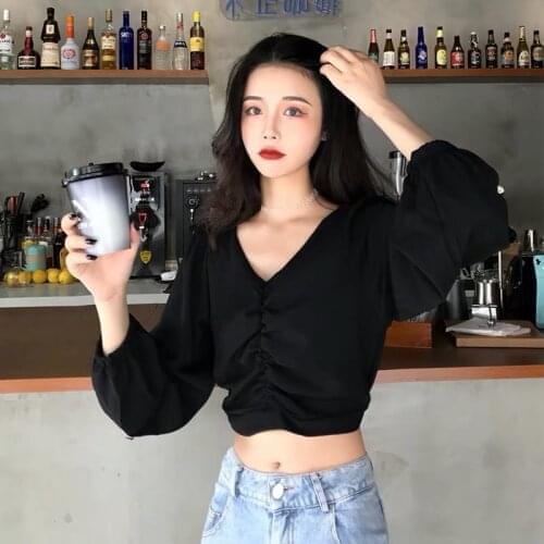 Design sense V-Neck long sleeve shirt womens spring 2021 new chic retro Hong Kong Style Bubble Sleeve
