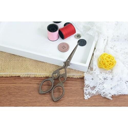 1PC Retro Gold/Bronze Tailors Scissors Antique Design Embroidery Sewing Scissors DIY Hand Tool