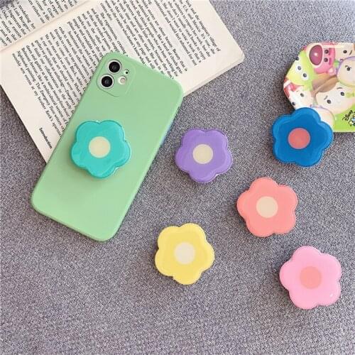 Cute flower mobile phone holder universal shrink holder mobile phone finger folding holder handle holder suitable for iPhone 11