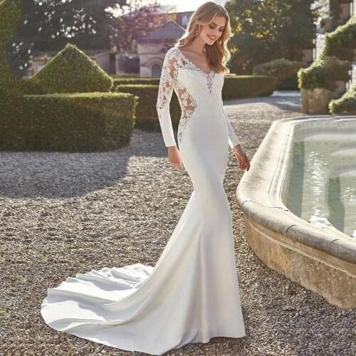 Long Sleeve Mermaid Wedding Dresses 2021 V-Neck Lace Appliques Sweep Train Elegant Bridal Gown With Button Back Custom Made