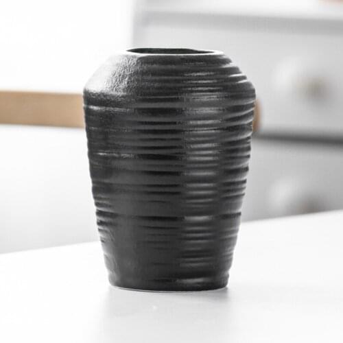 Modern White Ceramic Vases Chinese Style Simple Designed Pottery And Porcelain Vases For Artificial Flowers Decorative Figurines