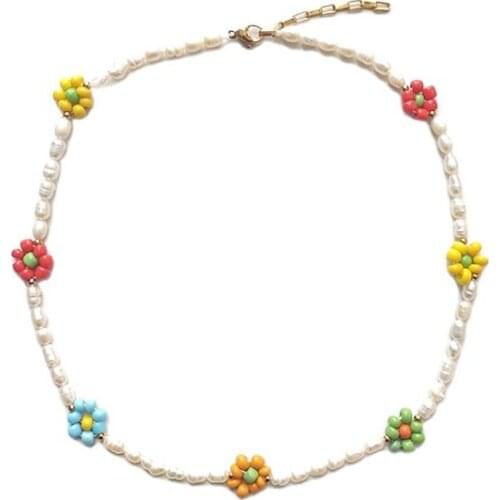 2021 Summer Handmade Fashion Jewelry Natural Pearl Color Rice Bead Necklace Small Flower Lady Sweet Choker Exquisite Cute Style