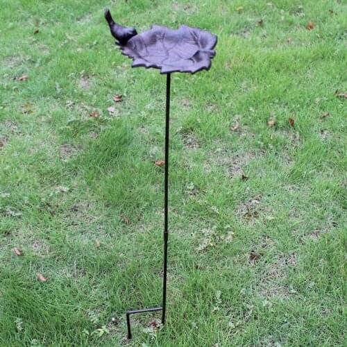 Garden Bird Around Maple Leaf Cast Iron Bird Feeder With Long Plug European Vintage Home Yard Decor Handmade Metal Bird Bath