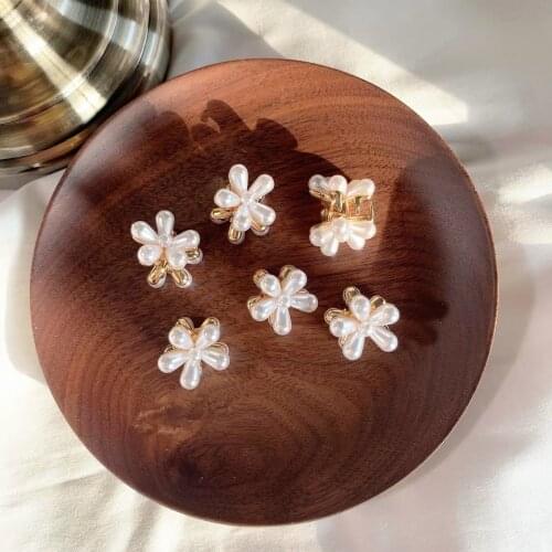 6 pcs French Retro Pearl Daisy Flower Hair Clips Mini Hair Claw Clamp Hairgrip Fashion Korean Hair Accessories for Women Girls