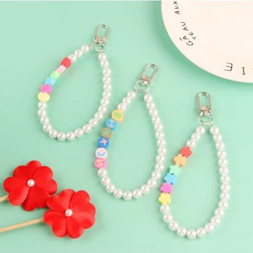 New Imitation Pearl Letter Keychain Cute Candy Color Flower Heart Bead Key Ring Accessories Women Airpods Bag Key Holder