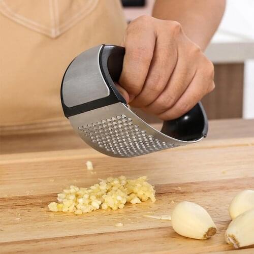 1Pcs Stainless Garlic Press Household Manual Garlic Press Device Kitchen Press Squeezer Ginger Garlic Tools Kitchen Accessories
