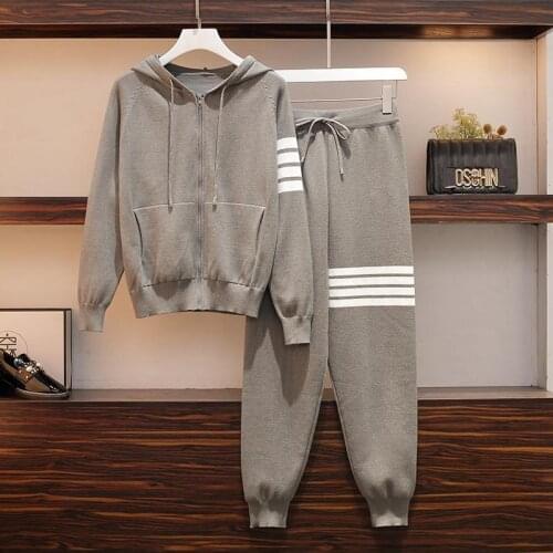 Leisure suit womens spring and autumn 2021 new Korean fashion foreign style contrast slim hooded knitting sports two-piece set