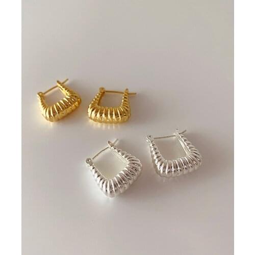 Ghidbk Matte Metal Twisted Square Shaped Hoop Earrings For Women Solid Geometric Vintage Statement Huggie Earrings Summer Gifts