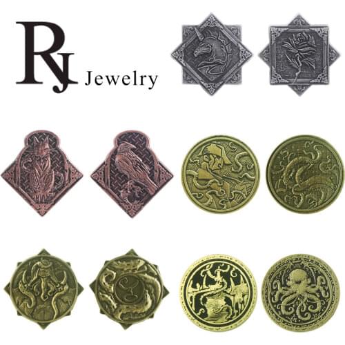 2021 New Cthulhu Emblem Hunter Metal Game Coin Vintage Allan Poe Demon Steampunk Octopus Butterfly key chain Men Women Jewelry