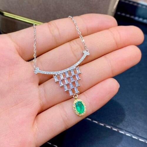 New Natural Emerald Necklace 925 Silver Ladies Necklace Luxurious and Atmospheric Design Exquisite and Elegant Style