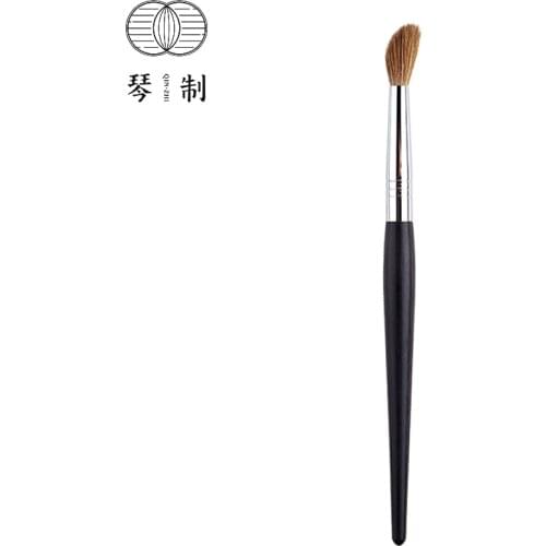 QINZHI Professional Handmade Make Up Brush G056 Angled Eye Shadow Blending Brush Soft Resilient Weasel Hair Makeup Brushes