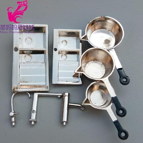 BJD doll house accessories Mini kitchen pots Kitchen sink Floor microphone lantern Mini oval painting frame for barbie doll