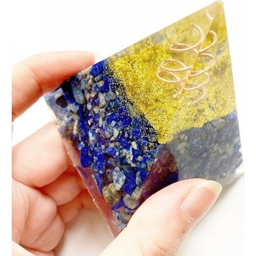 Natural Lapis Lazuli Stone Chip Beads Orgonite Pyramid Healing Crystal Figurine Resin Home Decor Statues Wholesale Dropship 1pc