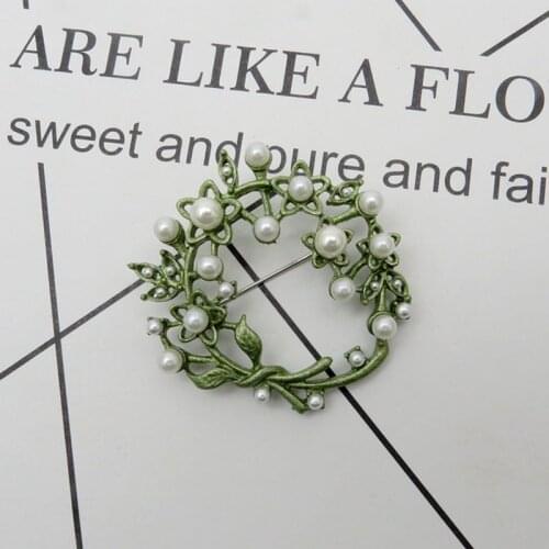 Gifts preferred green button simple flower wreath of pearl five-star pin shawl brooch brooches accessories