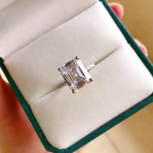 Ladies Luxury S925 Standard Sterling Silver Square Moissanite Wedding Ring