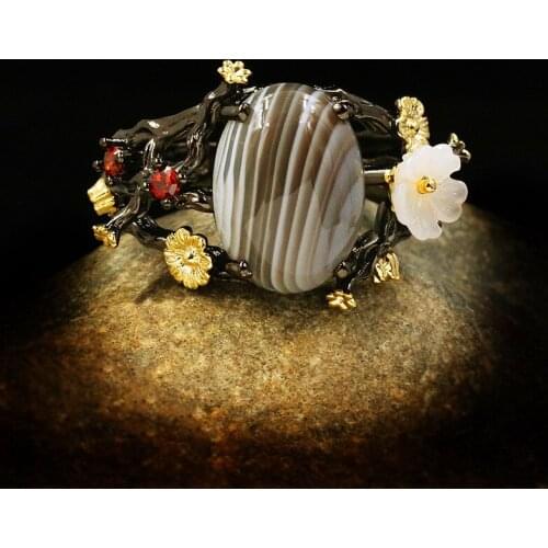 Luxury Female Red Crystal Stone Ring Charm 14KT Black Gold Wedding Rings For Women Vintage Bridal Flower Engagement Ring