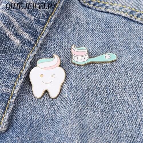 Tooth and Brush Enamel pin Dental Badges Medical Brooches Cute Sweet Teeth Jewelry Gift for Nurse Dentist
