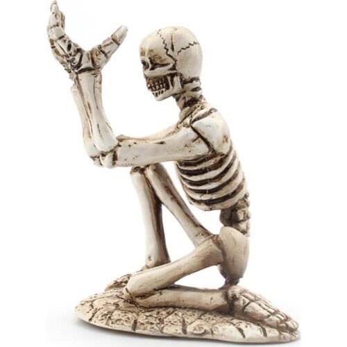 Desktop Skeleton Pen Holder Resin Stationery Storage Rack Pen Holder Ornament Bathroom Razor Storage Rack Halloween Decoration