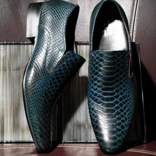 New Snake Skin Pattern Shoes Men Formal Round Toe Low Heel Loafers Elegant Green Color Men Shoes