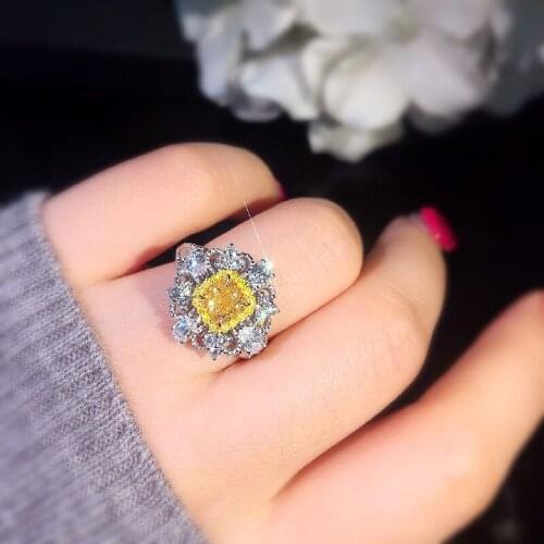 Luxury Solid 18K White Gold 1ctw Centre Cushion 1ct Yellow Moissanite Halo Ring Ice Cut Ring Fine Gold Wedding Ring For Women