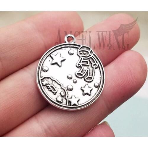 10pcs/lot--25x28mm, Astronaut chams, Antique silver plated Space charms,DIY supplies, Jewelry accessories