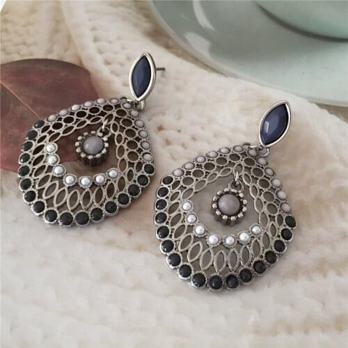 Bohemian Party Fashion Jewelry Hollow Carving Imitation Pearls and Cristal Decorate Water Drop Shape Earrings