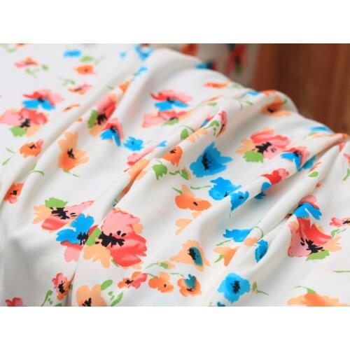 25 Cotton Rayon Soft Drape White Fresh Floral 1.4 width 27 Patchwork 50cm
