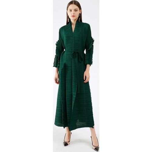 Womens fashion show in autumn and winter 2020 long sleeve patchwork Pleated Dress with auricular edge