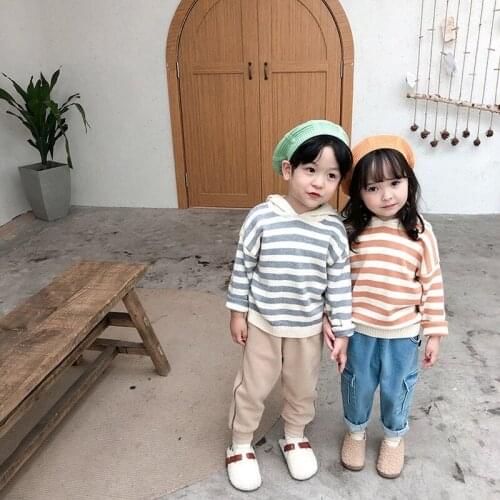 Childrens sweater 2019 autumn and winter Korean version of the girls sweater boy hat striped sweater girl round neck winter