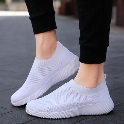 Large Size 35-43 Fly Woven Breathable Mesh Sports Shoes Hollow Casual Shoes Womens Shoes 2021 Summer New Style