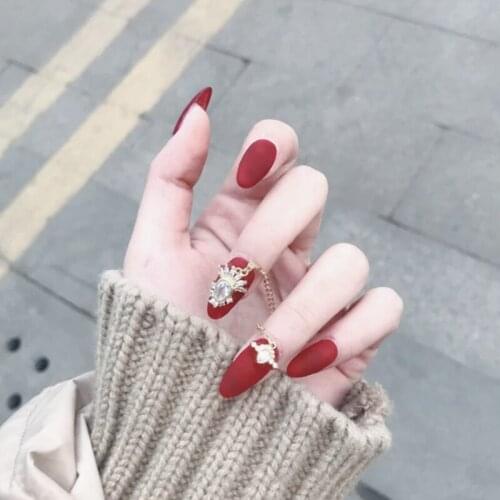 Matte Chinese red pure color with golden chain 3d decorated fake nails Japanese lady full nail tips middle-long false nails