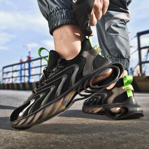 New Fashion Luminous Men Sneaker Breathable Mesh Running Shoes for Men Cushioning Sports Shoes Outdoor Comfortable Walking Shoes