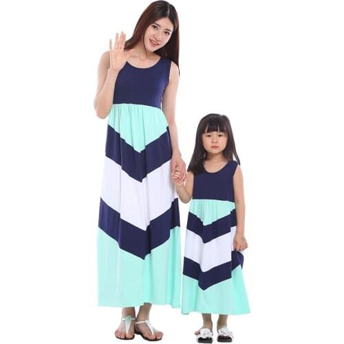 Wennikids Clothes For A Family Photo Shoot