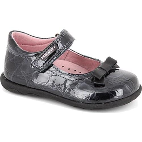 Pablosky merceditas de charol para niños, with non-slip rubber sole, removable insole and velcro closure, black color