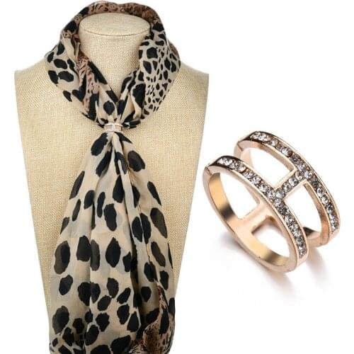 BONJEAN 2019 New Head Scarf/ ShawlAccessories Metal Fashion Shawl Bandana Women Fashion Exaggerated H Letter Geometric Brooches